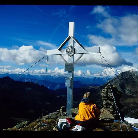 לינה וארוחת בוקר Franzelin לאנגנפלד