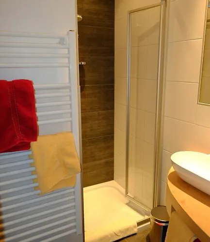 לינה וארוחת בוקר Franzelin